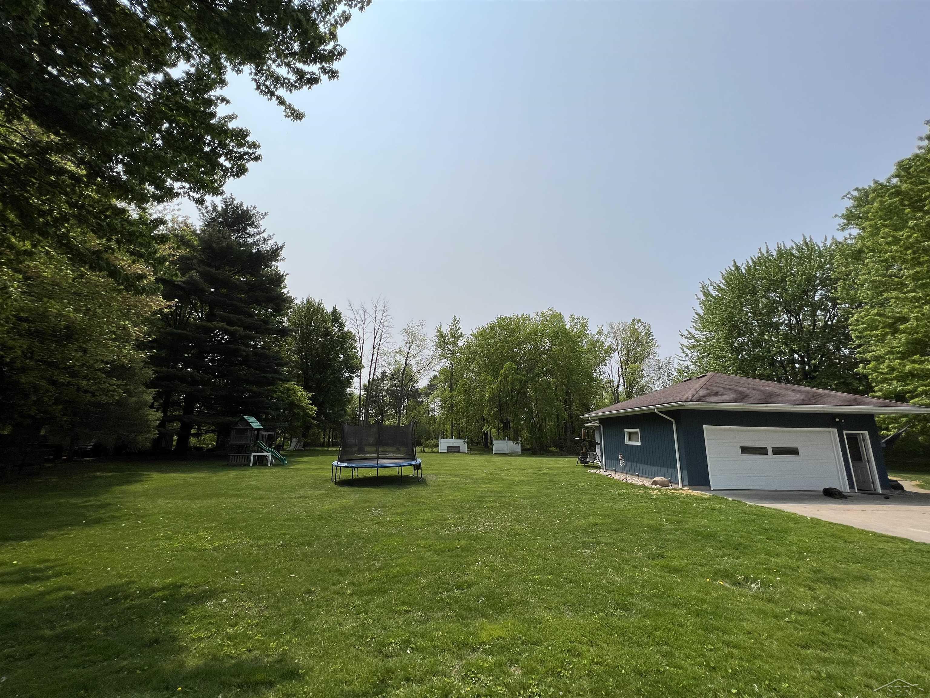 4947 Flajole Road Midland, MI 48642 - Photo 3 of 42 50109997-2.JPG