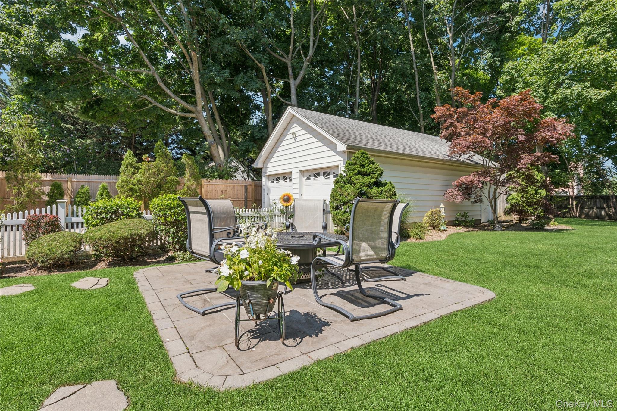 43 Beverly Road Merrick, NY 11566 - Photo 35 of 48 Gallery Image 35
