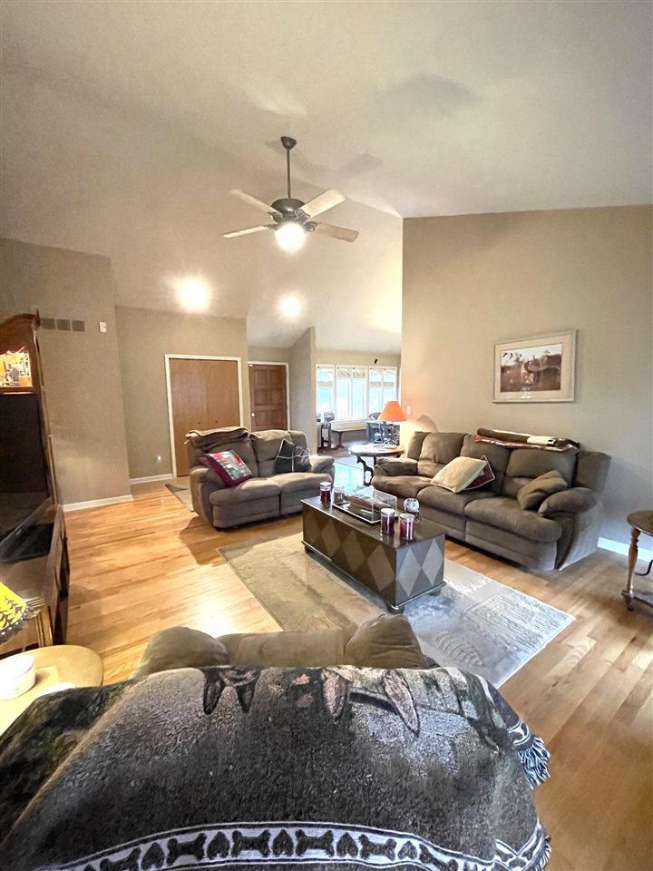 65633 Mt Vernon Road Washington, MI 48095 - Photo 14 of 59 50070078-14.JPG