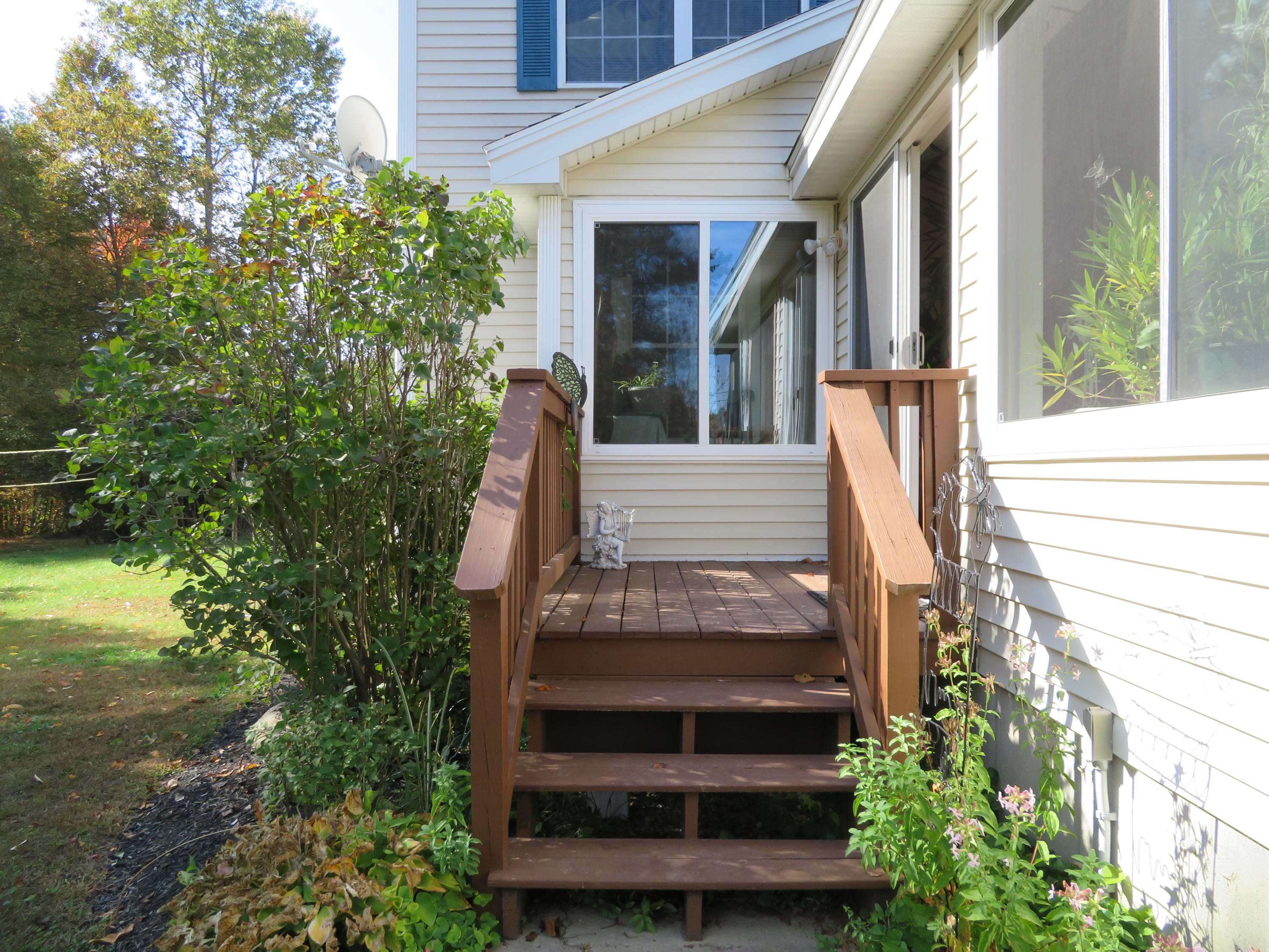 17 Old Rte 9 North Berwick, ME 03906 - Photo 25 of 32 Deck off Solarium
