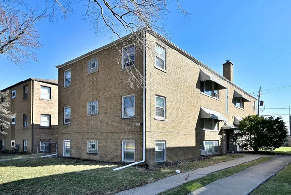 $929,000 | 2743 North 72nd Court, Elmwood Park, IL 60707