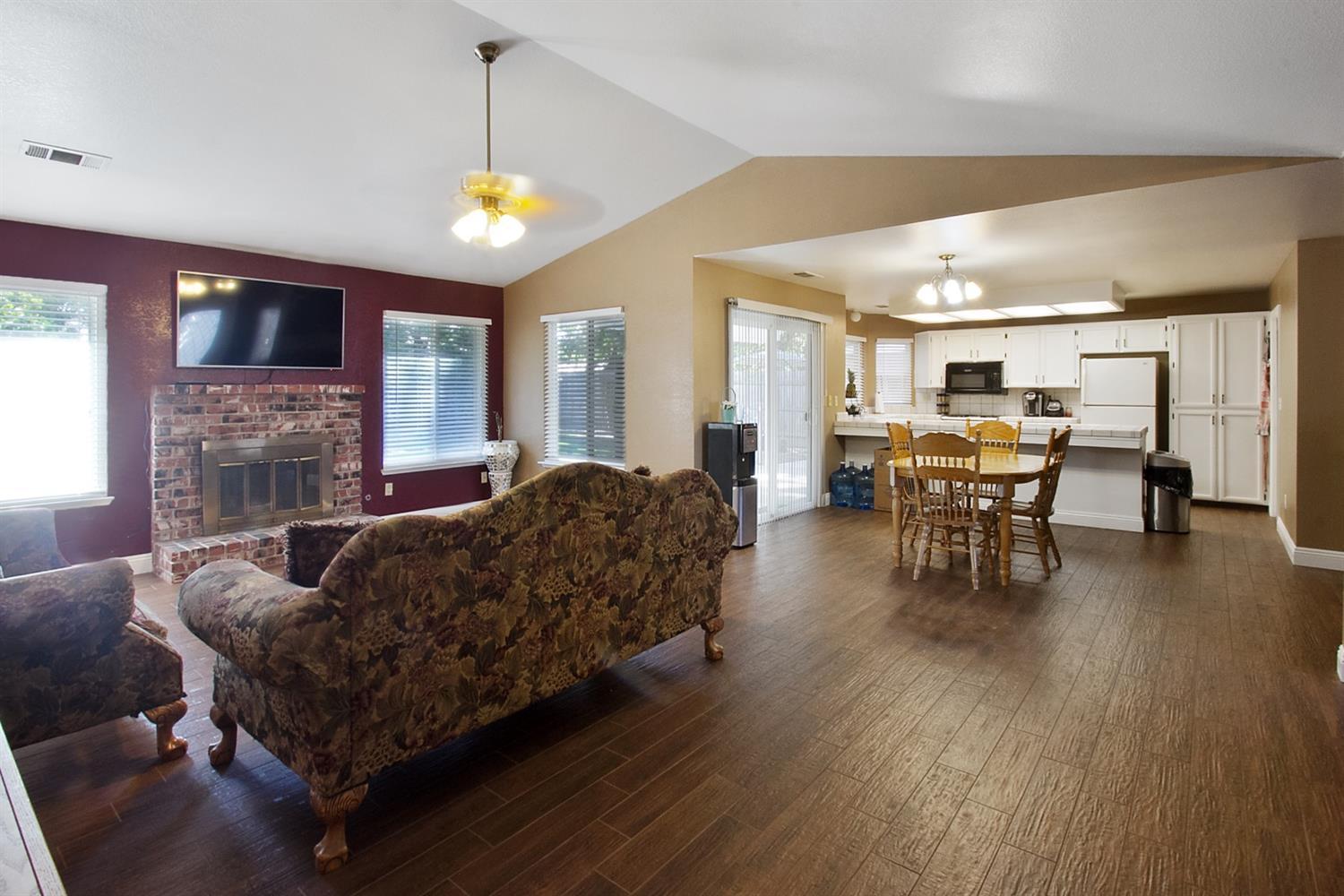 429 Benjamin Court Exeter, CA 93221 - Photo 2 of 27 Additional Photo