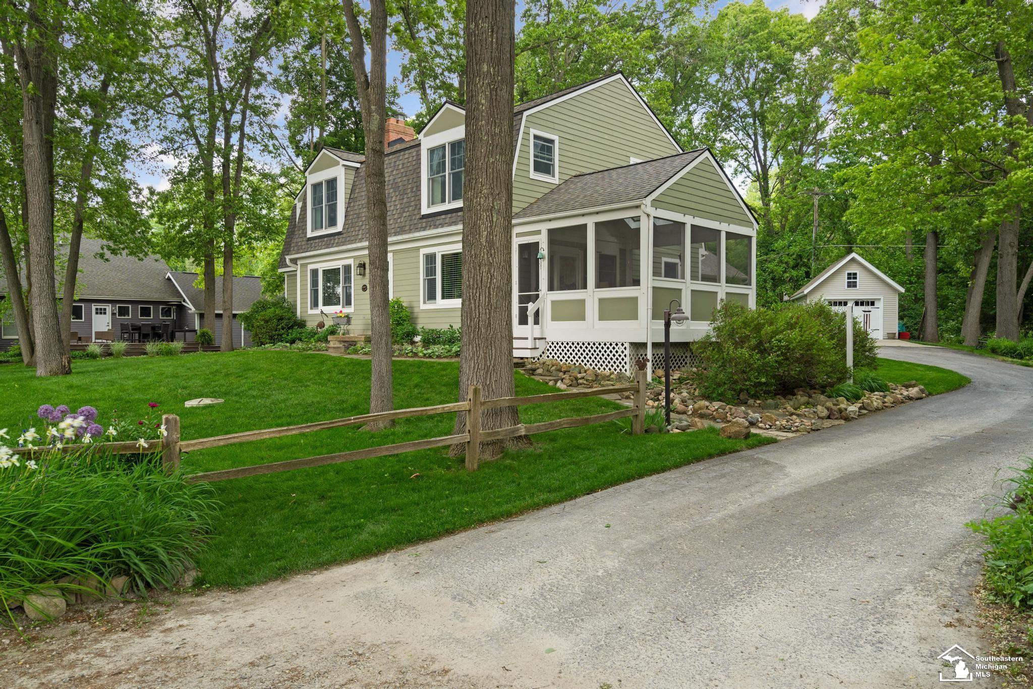 6119 Cowell Road Brighton, MI 48116 - Photo 7 of 99 50177431-7519a851-ed50-4598-9a79-eb1b87deb43b.JPG