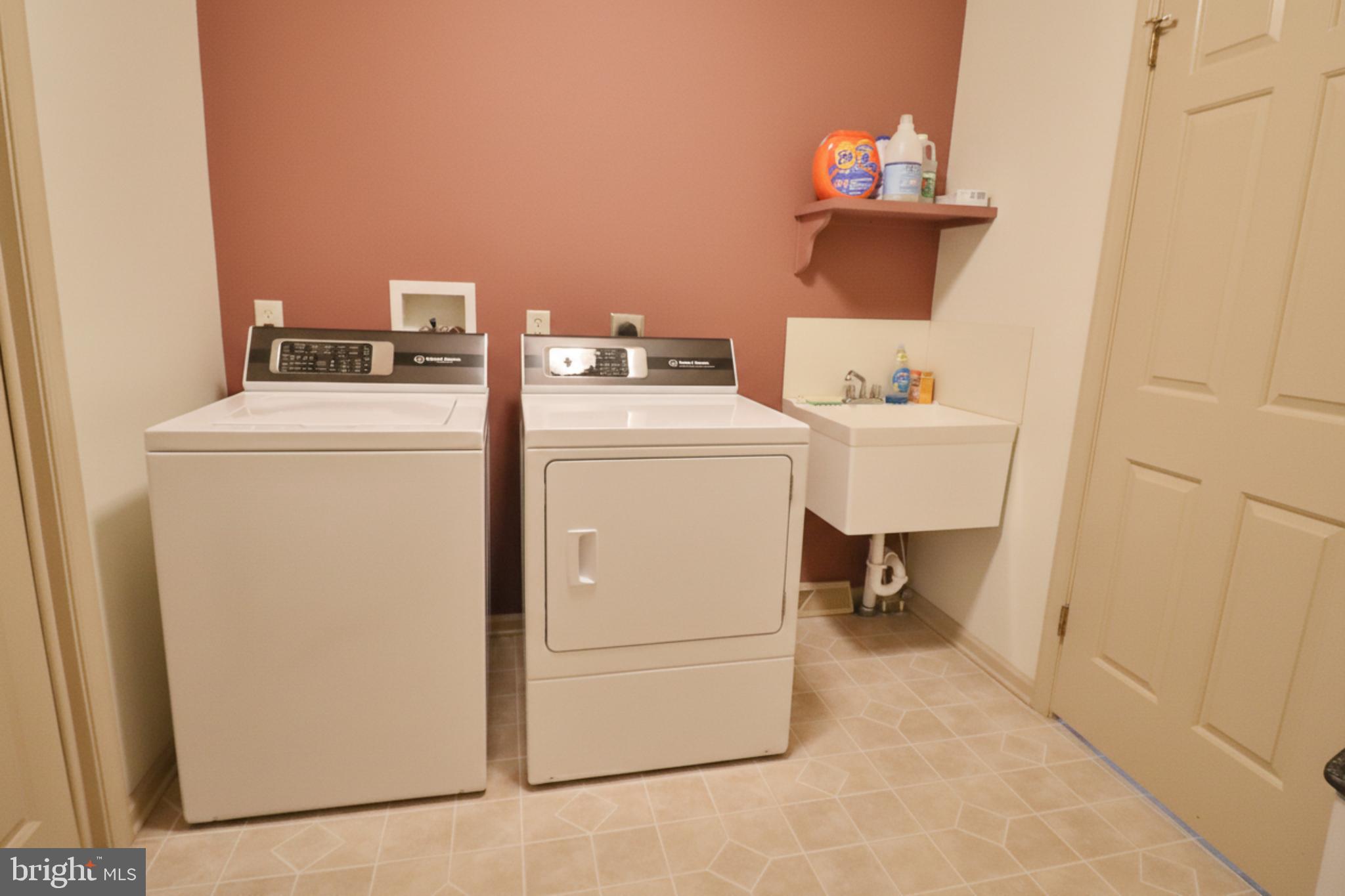 588 Crosswinds Drive Lititz, PA 17543 - Photo 32 of 38 a utility room with dryer and washer