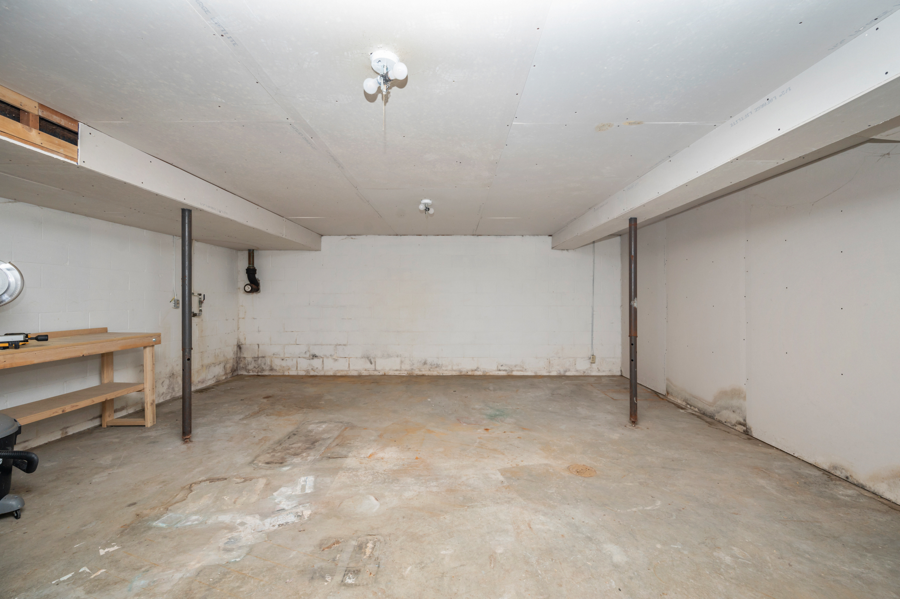 2409 Highland Road Anderson, IN 46012 - Photo 10 of 28 Gallery Image 10