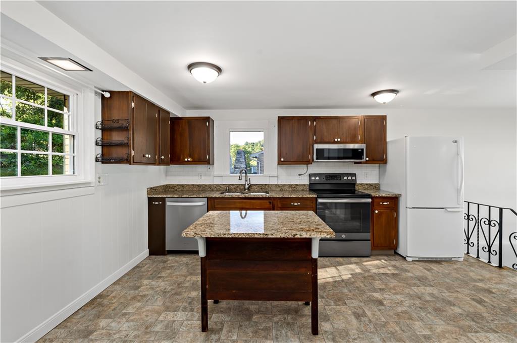 220 Amity Road Glenshaw, PA 15116 - Photo 8 of 44
