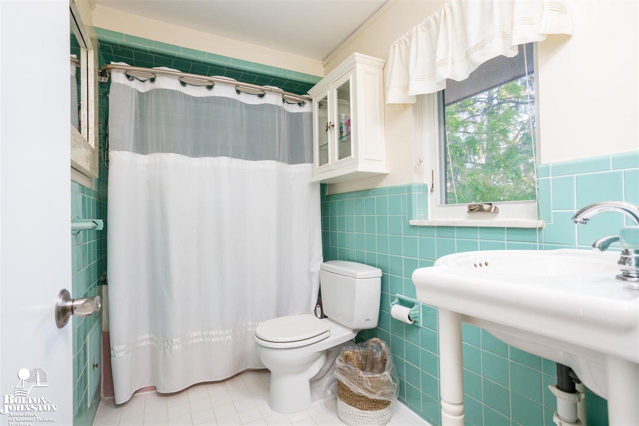 812 Bishop Road Grosse Pointe, MI 48230 - Photo 26 of 45