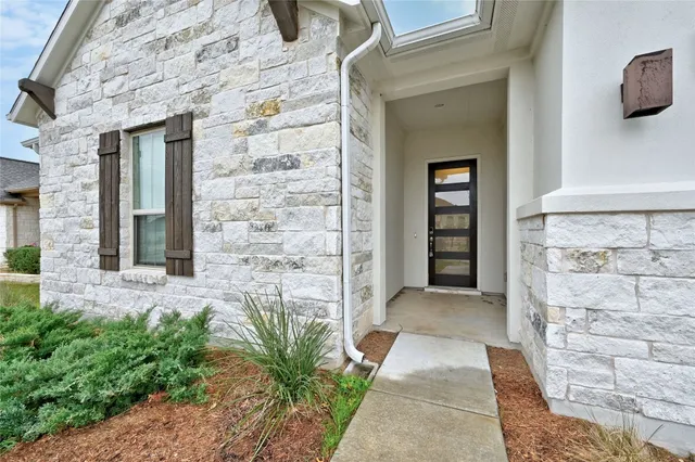 $2,700 | 428 Texon Drive, Liberty Hill, TX 78642