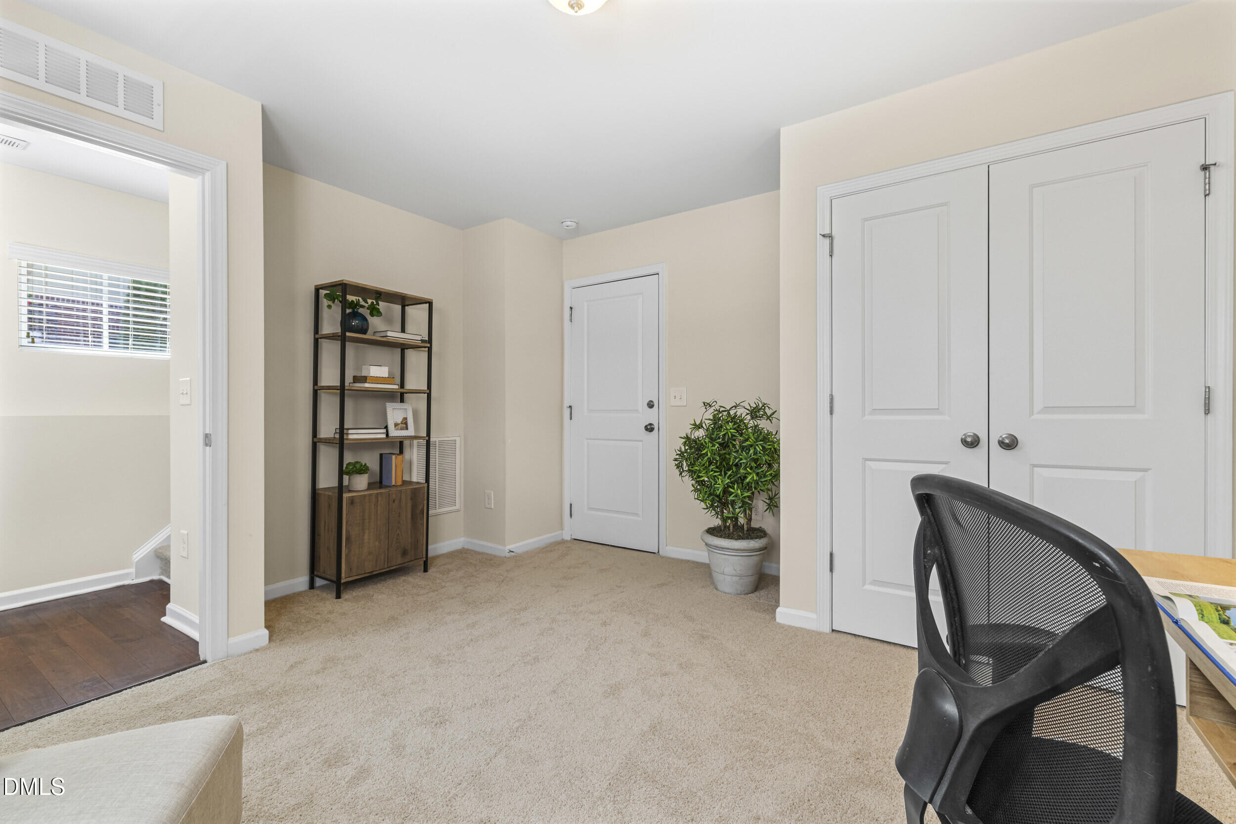 1529 Crafton Way Raleigh, NC 27607 - Photo 17 of 48 39_5i3a1909