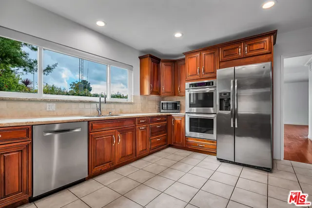 $7,600 | 2925 Dona Susana Drive, Studio City, CA 91604