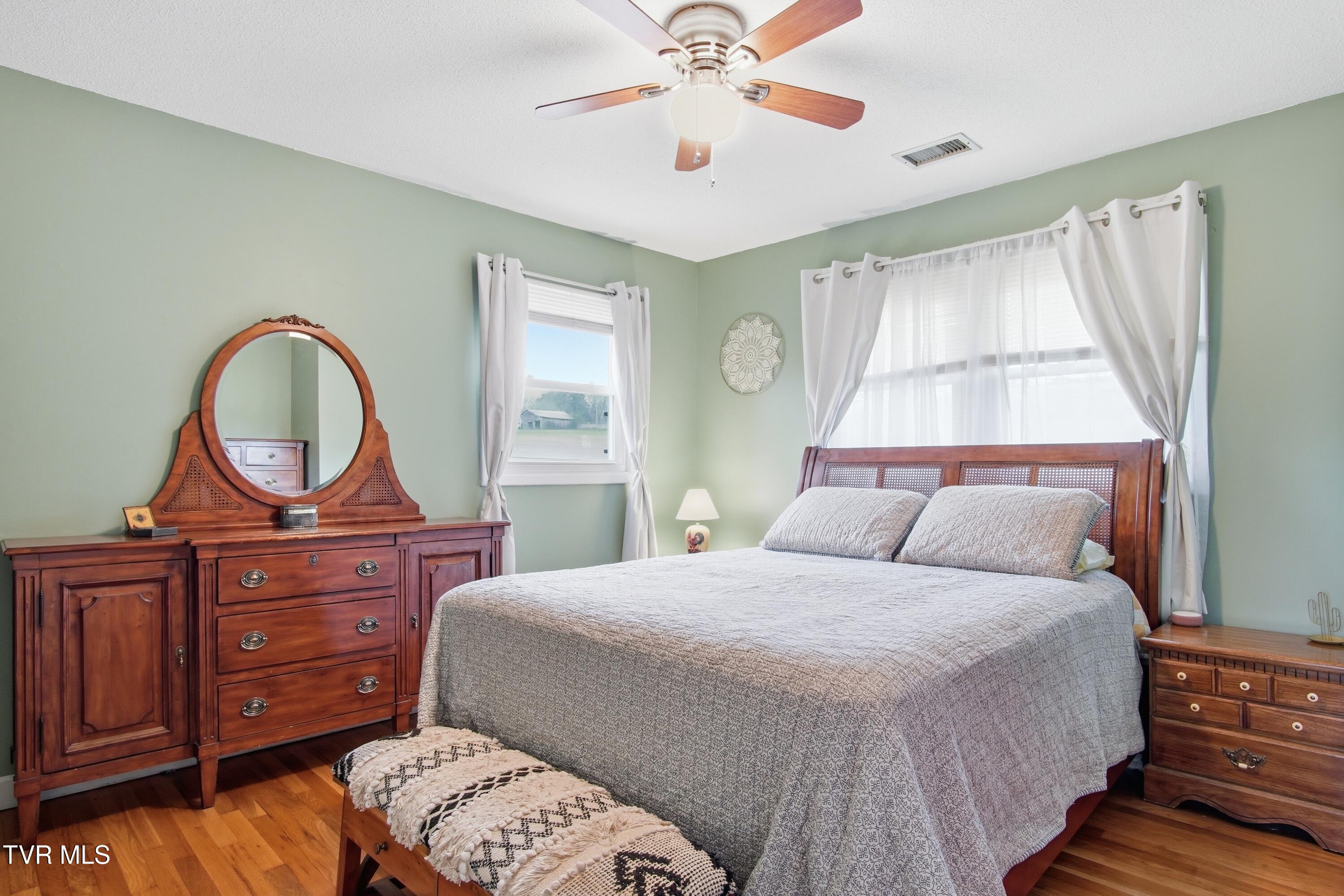 926 East Mountain View Road Johnson City, TN 37601 - Photo 14 of 33 DSC09895