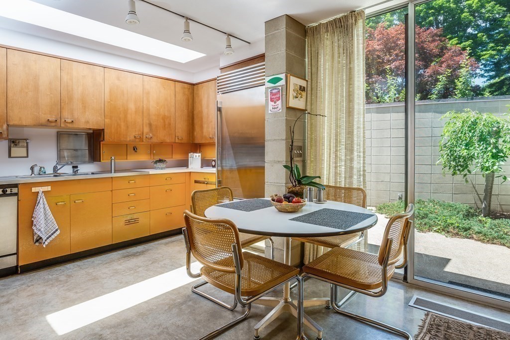 15 Young Road Weston, MA 02493 - Photo 8 of 21