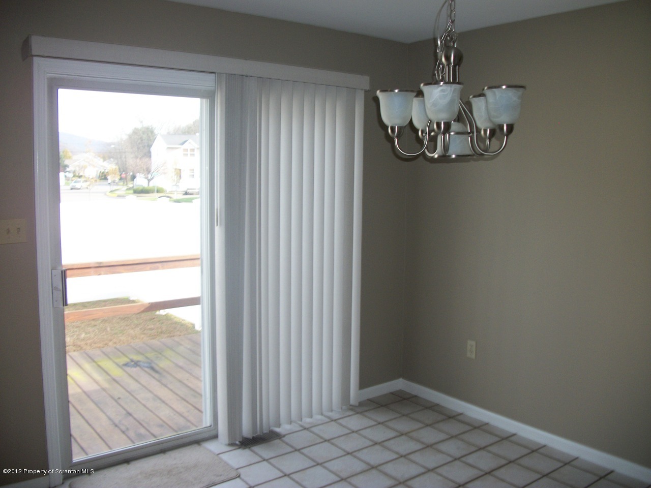 301 Bluebell Court Exeter, PA 18643 - Photo 4 of 9 Gallery Image 4