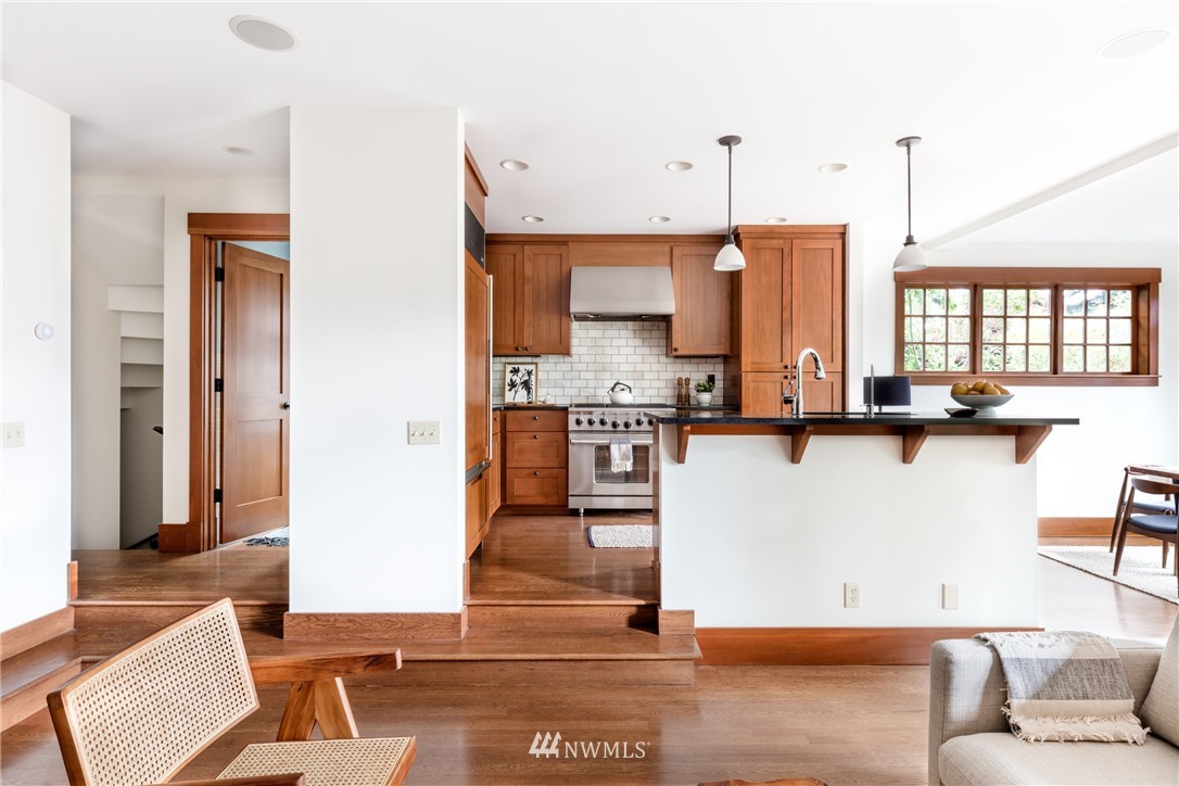 1632 35th Avenue Seattle, WA 98122 - Photo 11 of 35