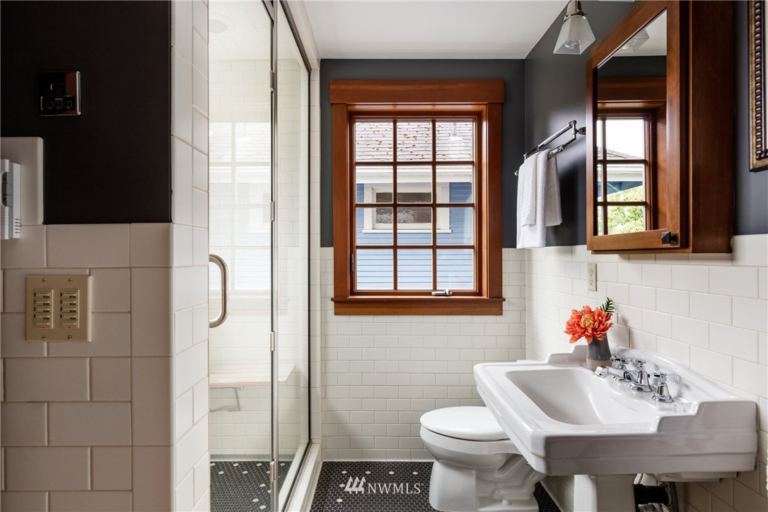 1632 35th Avenue Seattle, WA 98122 - Photo 19 of 35