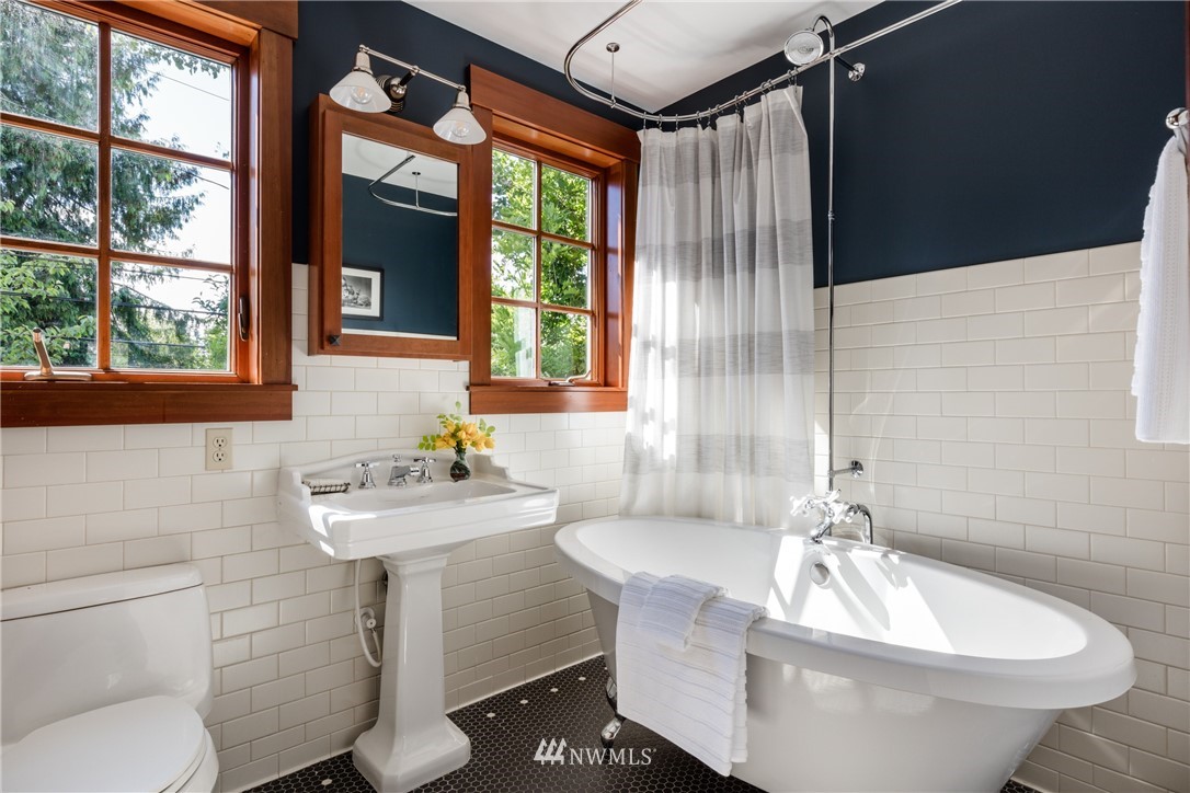 1632 35th Avenue Seattle, WA 98122 - Photo 23 of 35