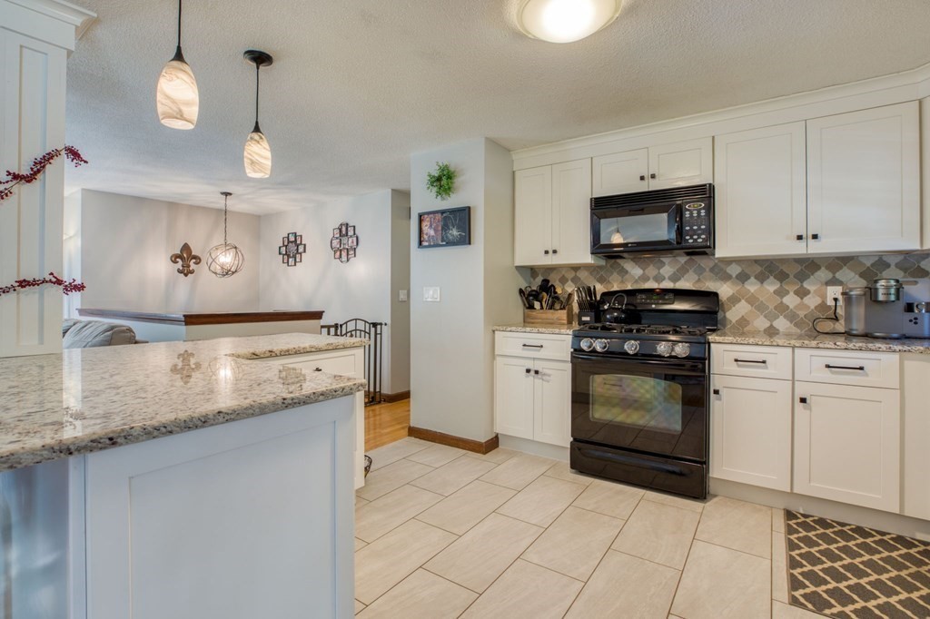 35 Valley Brook Road Agawam, MA 01030 - Photo 6 of 27 Gallery Image 6