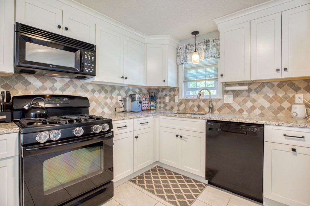 35 Valley Brook Road Agawam, MA 01030 - Photo 7 of 27 Gallery Image 7