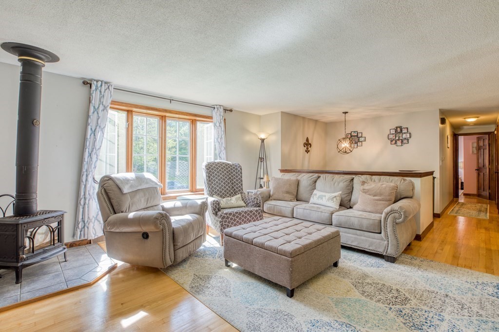 35 Valley Brook Road Agawam, MA 01030 - Photo 10 of 27 Gallery Image 10