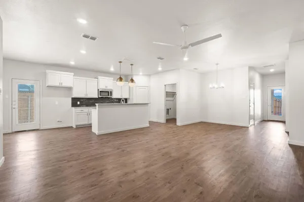 $1,800 | 10909 Albany Avenue, Lubbock, TX 79424