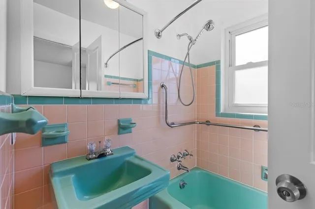 $929,000 | 2540 South Shore Drive Southeast, St. Petersburg, FL 33705