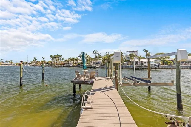 $929,000 | 2540 South Shore Drive Southeast, St. Petersburg, FL 33705