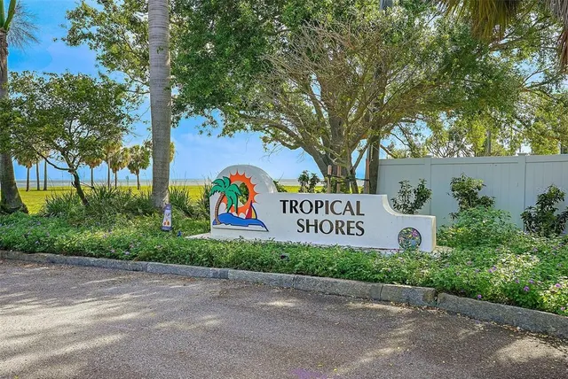 $929,000 | 2540 South Shore Drive Southeast, St. Petersburg, FL 33705