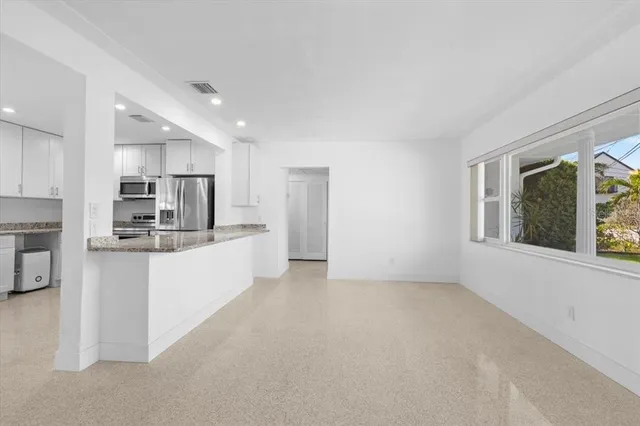 $929,000 | 2540 South Shore Drive Southeast, St. Petersburg, FL 33705