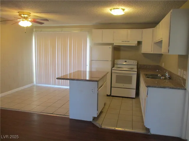 $1,000 | 2933 East Elm Avenue, Unit 4, Las Vegas, NV 89101