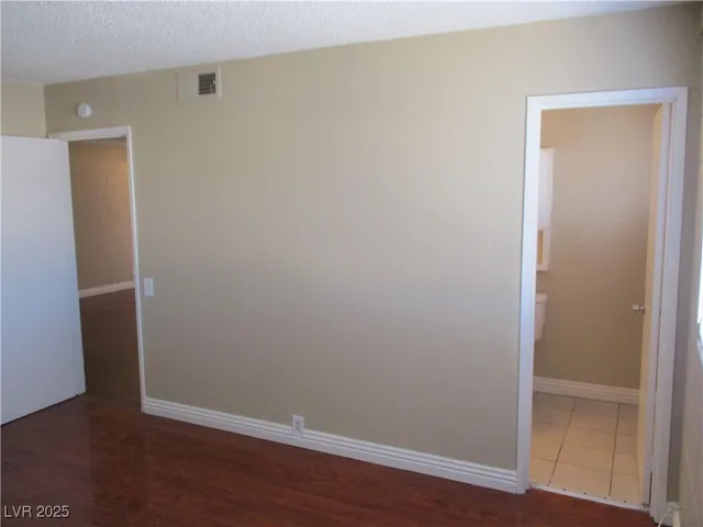 $1,000 | 2933 East Elm Avenue, Unit 4, Las Vegas, NV 89101