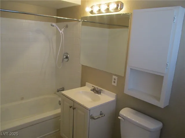 $1,000 | 2933 East Elm Avenue, Unit 4, Las Vegas, NV 89101