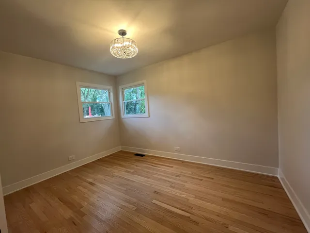 $489,000 | 403 Burlington Avenue, Clarendon Hills, IL 60514