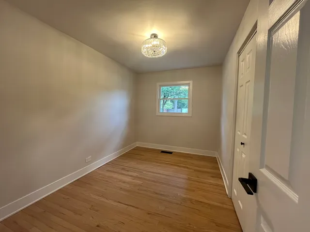 $489,000 | 403 Burlington Avenue, Clarendon Hills, IL 60514