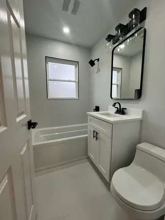 $449,900 | 403 Burlington Avenue, Clarendon Hills, IL 60514