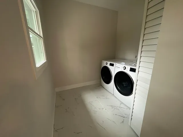 $489,000 | 403 Burlington Avenue, Clarendon Hills, IL 60514