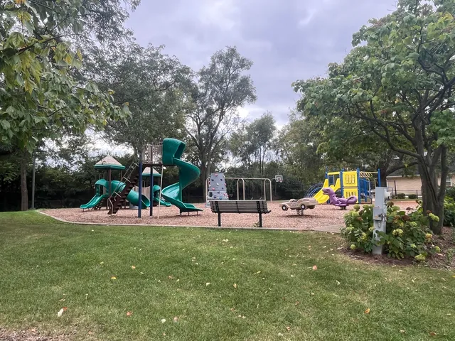 $489,000 | 403 Burlington Avenue, Clarendon Hills, IL 60514