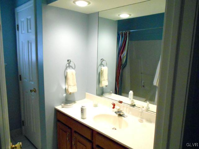 671 Batts Switch Road Pen Argyl, PA 18072 - Photo 17 of 20 Gallery Image 17