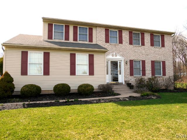 671 Batts Switch Road Pen Argyl, PA 18072 - Photo 2 of 20 Gallery Image 2