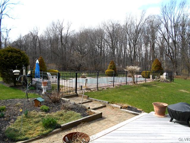 671 Batts Switch Road Pen Argyl, PA 18072 - Photo 6 of 20 Gallery Image 6