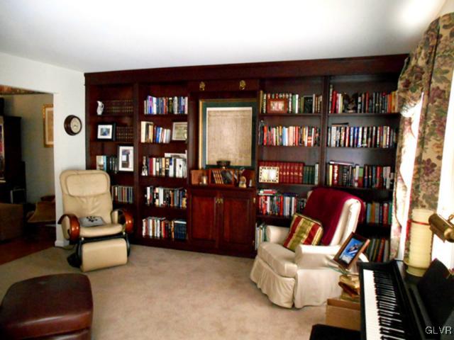 671 Batts Switch Road Pen Argyl, PA 18072 - Photo 8 of 20 Gallery Image 8