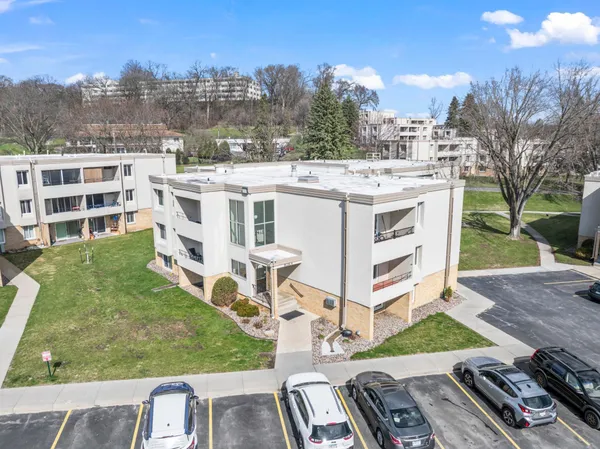 $129,900 | 1931 Viking Drive Northwest, Unit 14, Rochester, MN 55901