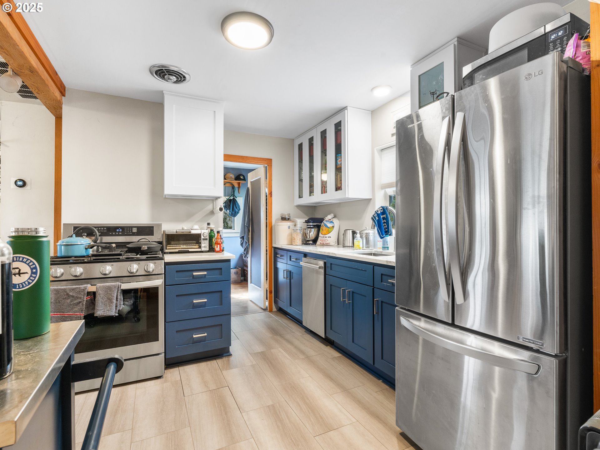 3927 Northeast 47th Avenue Portland, OR 97213 - Photo 5 of 13