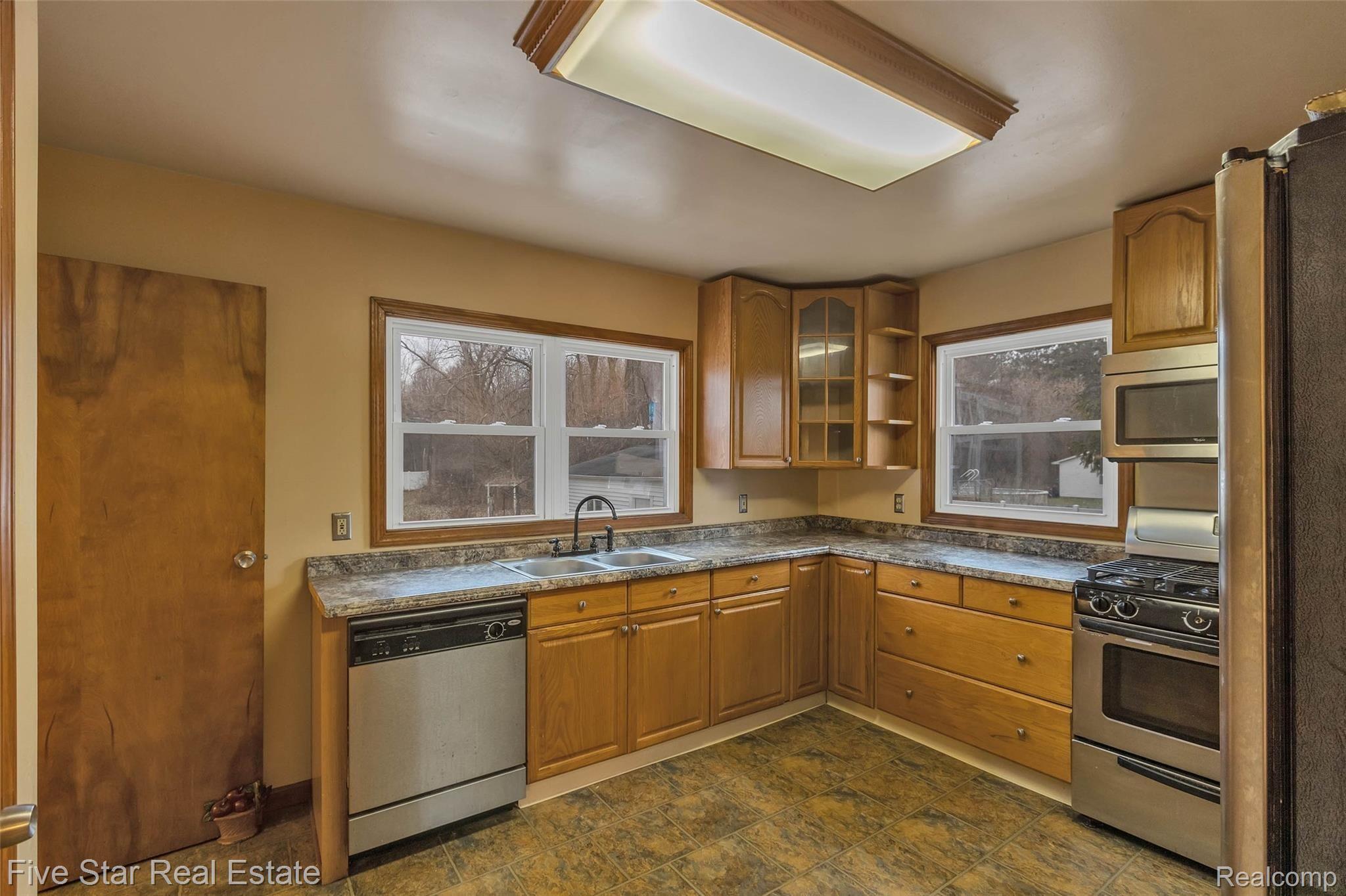 5804 Baker Road Bridgeport, MI 48722 - Photo 13 of 42 number 13.jpg
