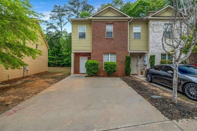 $1,975 | 3037 Bonnes Drive, Lithonia, GA 30038