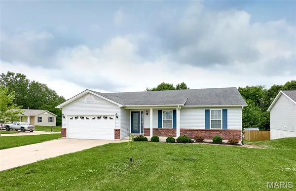 $300,000 | 139 Cuivre River Drive, Troy, MO 63379
