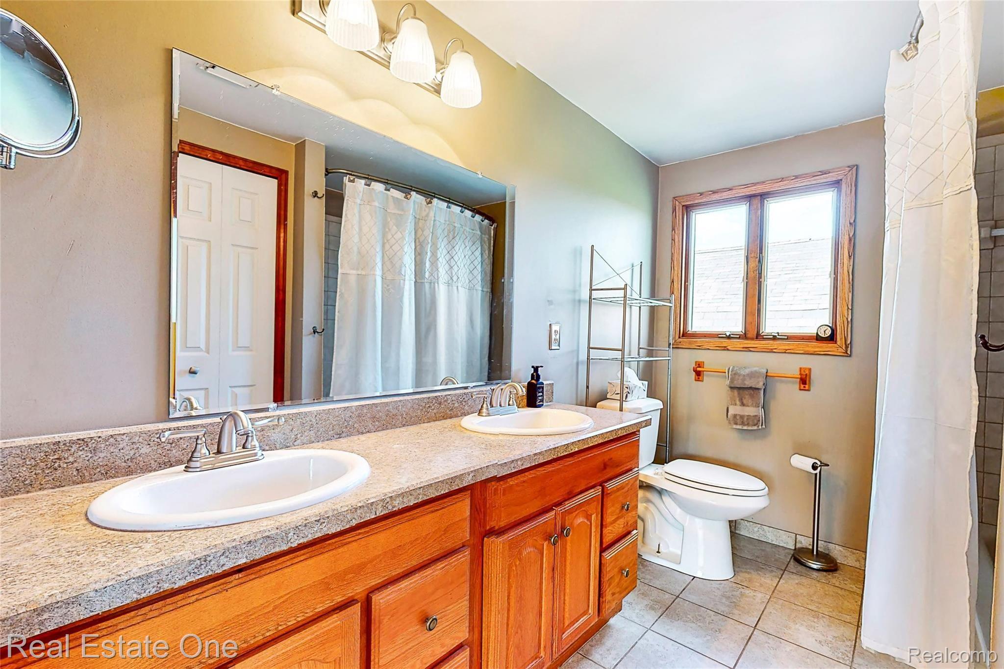 8120 Green Road Fenton, MI 48430 - Photo 33 of 46 Hommati.com-8120_Green_Rd_MI-10-14-2021-36