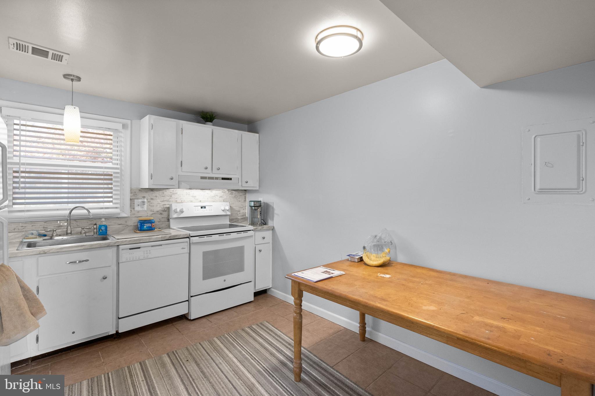 1327 Greyswood Road Odenton, MD 21113 - Photo 11 of 29 Kitchen