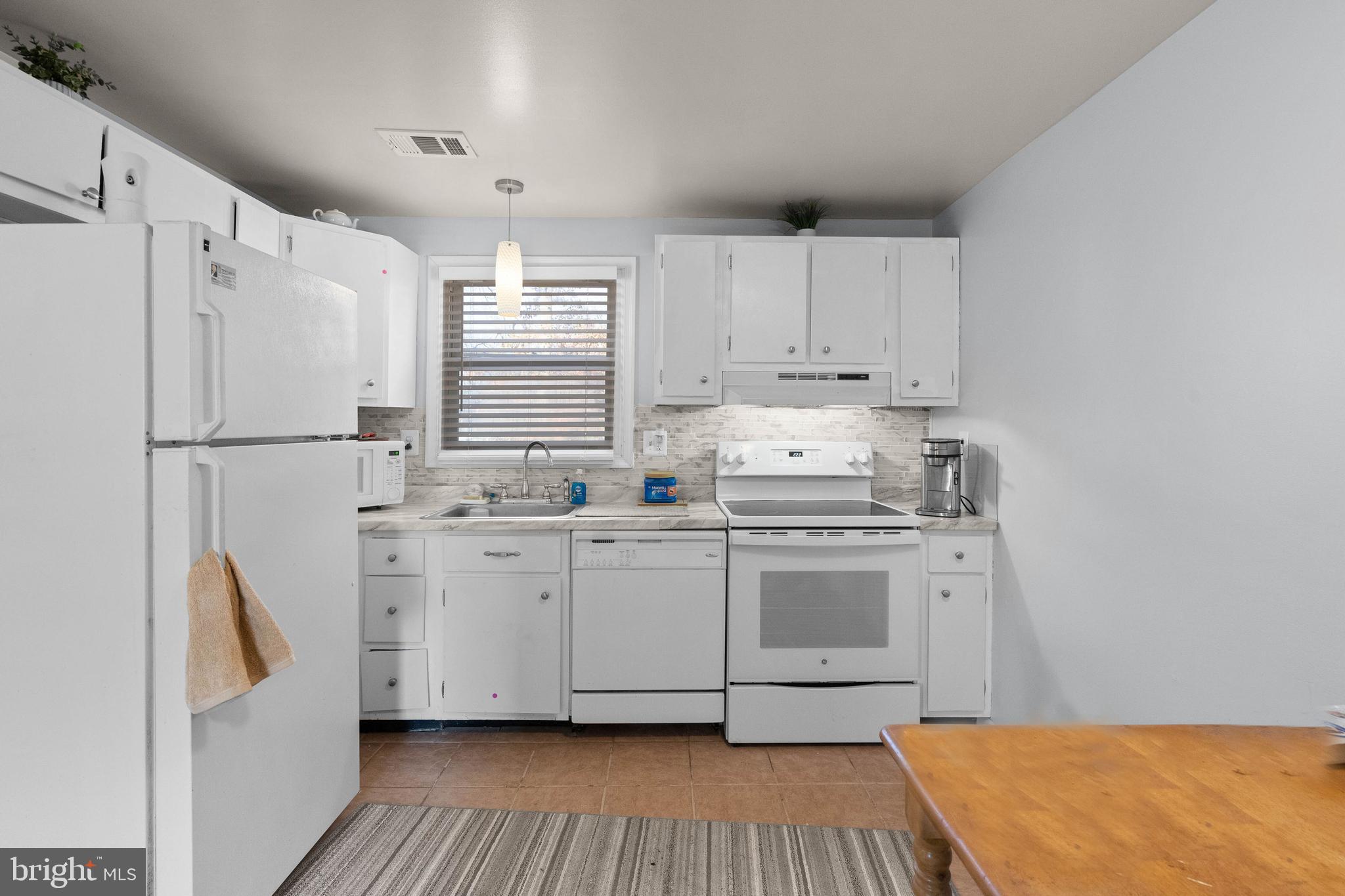1327 Greyswood Road Odenton, MD 21113 - Photo 10 of 29 Kitchen
