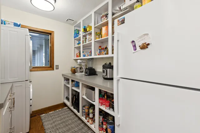 $850,000 | 8011 County Road 13 Southeast, Delano, MN 55328