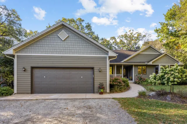 $850,000 | 8011 County Road 13 Southeast, Delano, MN 55328